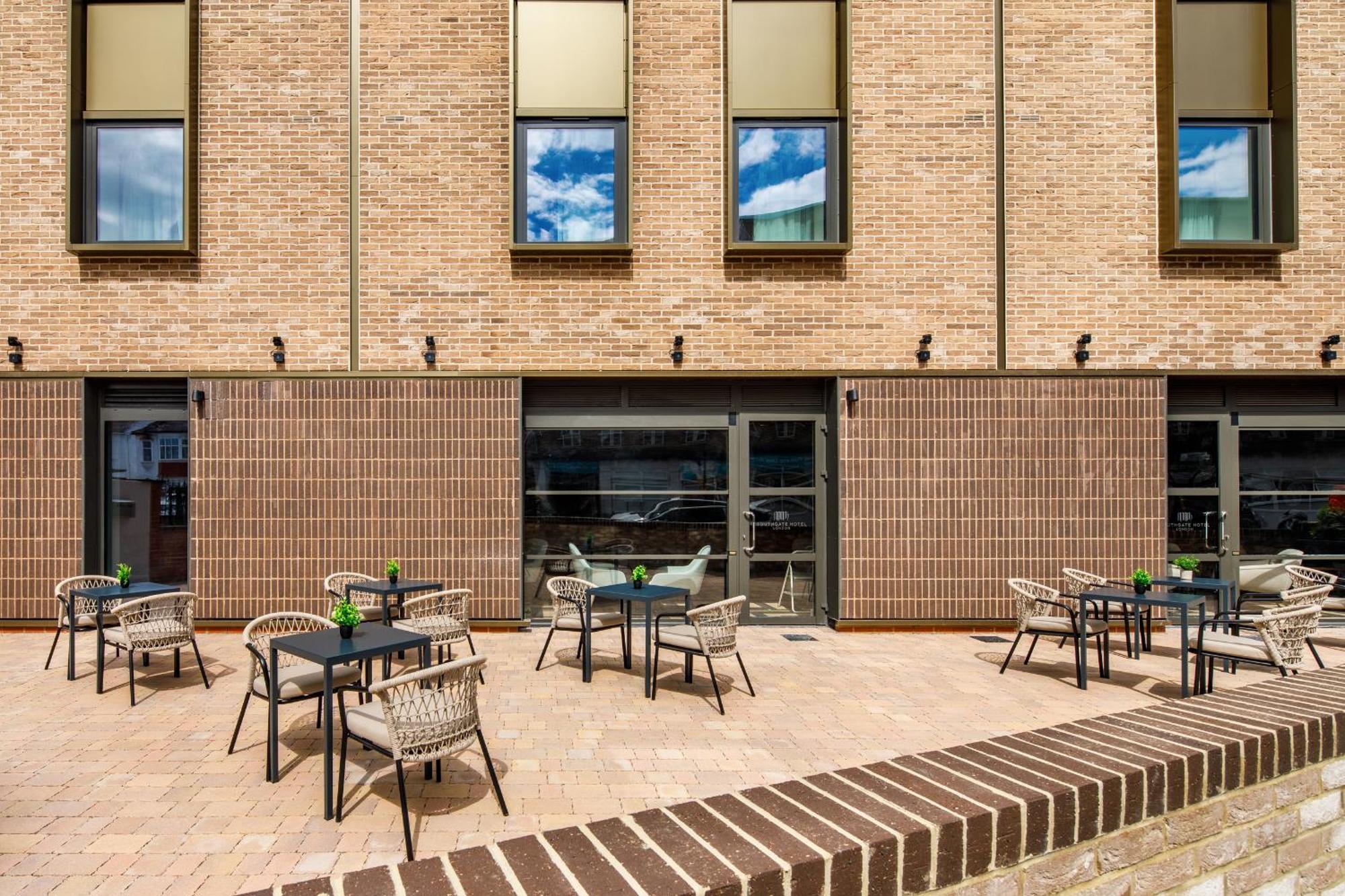 Southgate Hotel London East Barnet Exterior foto